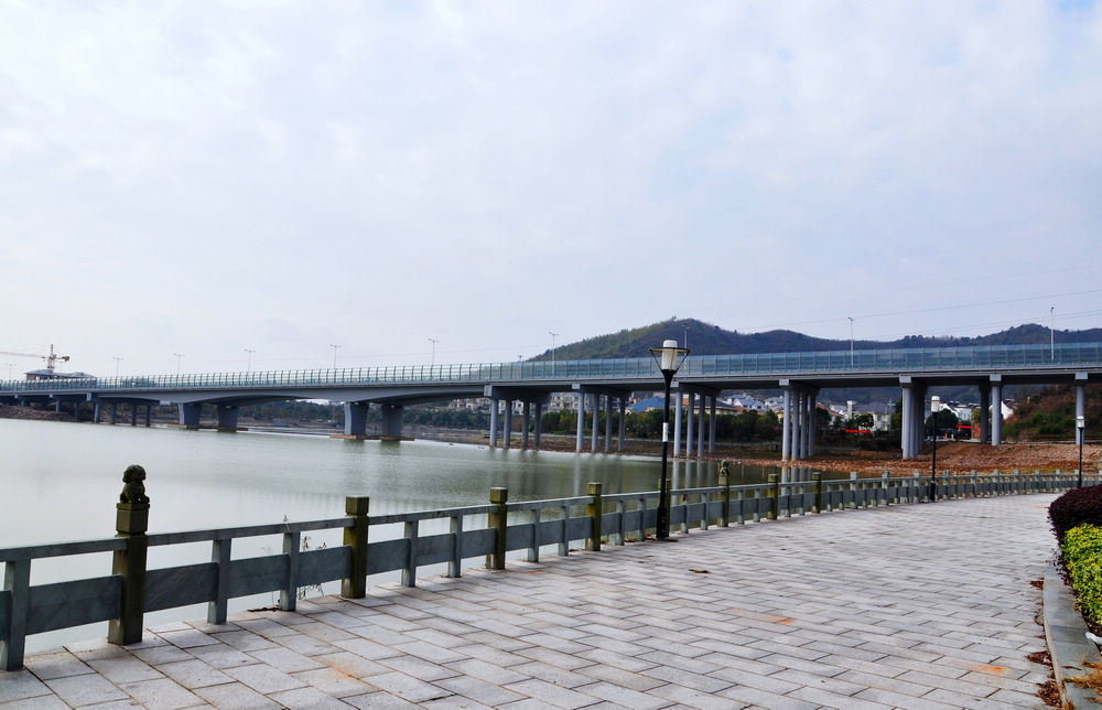 西湖潭大桥